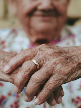 eduardo-barrios-P5c4cgJgg3g-unsplash Home health care in Philadelphia