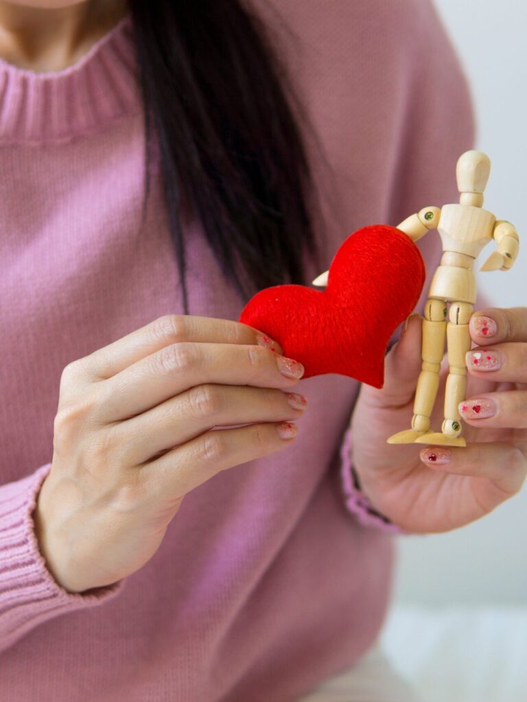 pexels-puwadon-sangngern-5340279